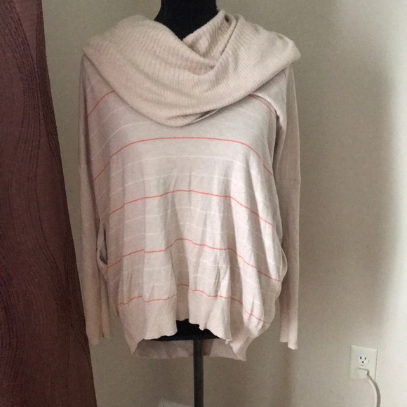 Sweaters - 🧡2/$10 - cowl neck sweater